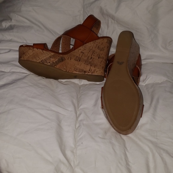 American Eagle Outfitters Wedges - Picture 2 of 2